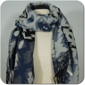 CHARLOTTE RUSSE Womens Acrylic Blend Scarf